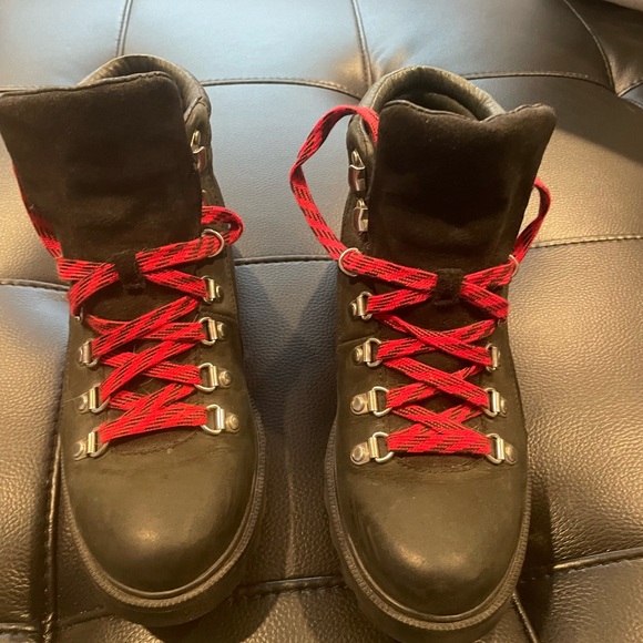 Sorel Shoes - Black Sorels